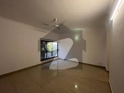 F-8 House For Rent, Size 1 Kanal, 4 Bedrooms, Rent 5 Lakh