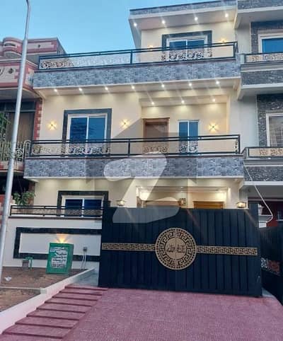 جی ۔ 11 اسلام آباد میں 4 کمروں کا 4 مرلہ مکان 4.25 کروڑ میں برائے فروخت۔