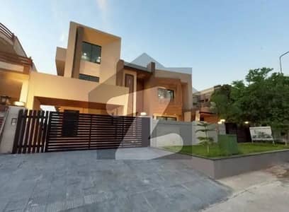 G-14 Size 60 *100 Brand New Luxury House For Sale