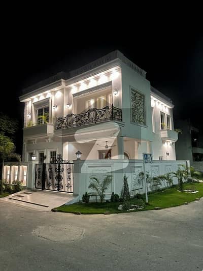 5 MARLA ELEGANT AND FULLY MAINTAINED SUPER HOT LOCATED BUNGALOW IS AVAILABLE IN THE BEST BLOCK OF DHA LAHORE.