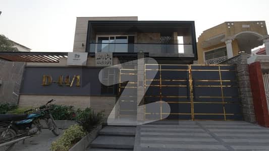 گلشنِ اقبال - بلاک 7 گلشنِ اقبال,گلشنِ اقبال ٹاؤن,کراچی میں 7 کمروں کا 1 کنال مکان 24.0 کروڑ میں برائے فروخت۔ گلشنِ اقبال - بلاک 7 گلشنِ اقبال,گلشنِ اقبال ٹاؤن,کراچی میں 7 کمروں کا 1 کنال مکان 24.0 کروڑ میں برائے فروخت۔