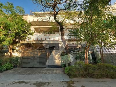 Ready To Buy A On Excellent Location House 7 Marla In Satellite Town