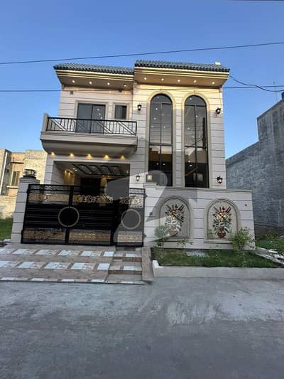 بسم اللہ ہاؤسنگ سکیم جی ٹی روڈ,لاہور میں 4 کمروں کا 5 مرلہ مکان 2.15 کروڑ میں برائے فروخت۔