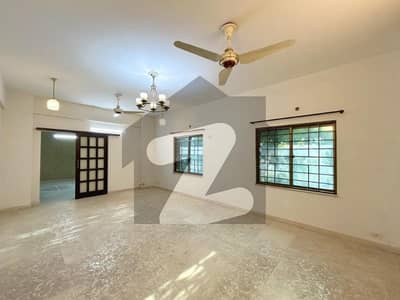 عسکری 11 عسکری,لاہور میں 3 کمروں کا 10 مرلہ فلیٹ 2.85 کروڑ میں برائے فروخت۔