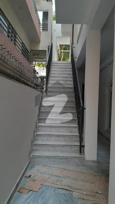 ای ۔ 11/2 ای ۔ 11,اسلام آباد میں 3 کمروں کا 18 مرلہ زیریں پورشن 1.7 لاکھ میں کرایہ پر دستیاب ہے۔