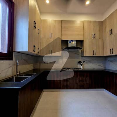 ڈی ایچ اے فیز 8 - زون بی ڈی ایچ اے فیز 8,ڈی ایچ اے ڈیفینس,کراچی میں 5 کمروں کا 1 کنال مکان 21.0 کروڑ میں برائے فروخت۔