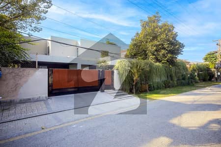 2 Kanal Beautiful House with Basement for Rent in Phase 1 DHA