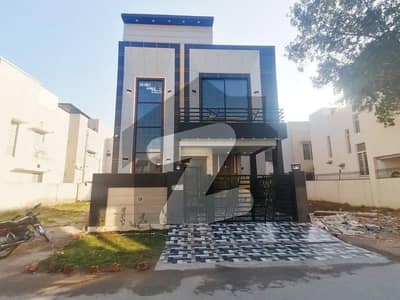 Prime Location 5 Marla House For sale Is Available In DHA 11 Rahbar Phase 2 - Block L