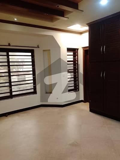 جی ۔ 11 اسلام آباد میں 3 کمروں کا 4 مرلہ مکان 1.2 لاکھ میں کرایہ پر دستیاب ہے۔