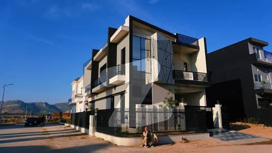 ایم پی سی ایچ ایس ۔ بلاک ایف ایم پی سی ایچ ایس ۔ ملٹی گارڈنز,بی ۔ 17,اسلام آباد میں 4 کمروں کا 5 مرلہ مکان 2.63 کروڑ میں برائے فروخت۔