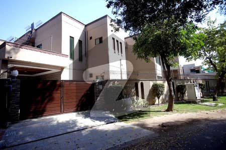 1 Kanal Upper Portion Available for Rent in DHA Phase 4 With Separate Gate