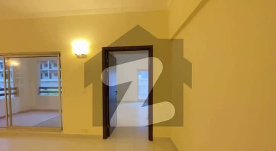 4 Bedrooms Luxurious Apartment is available for RENT Near Main Entrance of Bahria Town