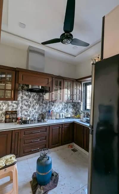 ایڈن سٹی - بلاک بی ایڈن سٹی,ایڈن,لاہور میں 5 کمروں کا 10 مرلہ مکان 1.5 لاکھ میں کرایہ پر دستیاب ہے۔