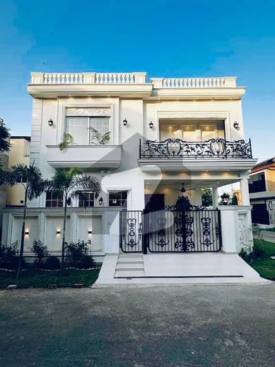 8 MARLA MODERN HOUSE AVAILABLE FOR SALE IN DHA 9 TOWN