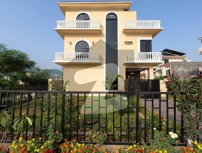 BEAUTIFUL LOCATION CORNER HOUSE FOR SALE