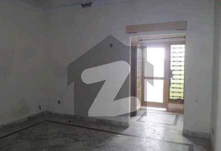 آئی ۔ 8/3 آئی ۔ 8,اسلام آباد میں 3 کمروں کا 12 مرلہ زیریں پورشن 1.85 لاکھ میں کرایہ پر دستیاب ہے۔