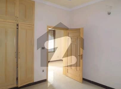 آئی ۔ 8/3 آئی ۔ 8,اسلام آباد میں 3 کمروں کا 14 مرلہ بالائی پورشن 1.5 لاکھ میں کرایہ پر دستیاب ہے۔