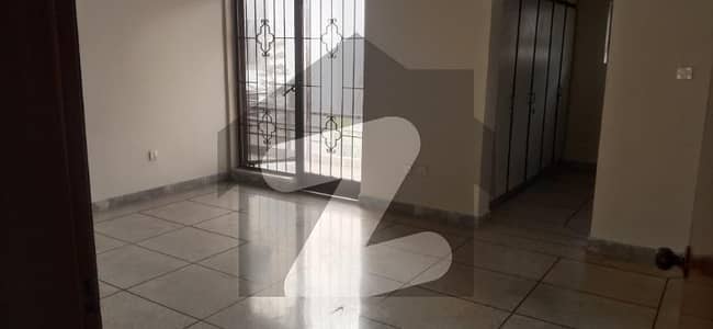 ڈی ایچ اے فیز 2 - بلاک ایس فیز 2,ڈیفنس (ڈی ایچ اے),لاہور میں 3 کمروں کا 1 کنال بالائی پورشن 1.1 لاکھ میں کرایہ پر دستیاب ہے۔ ڈی ایچ اے فیز 2 - بلاک ایس فیز 2,ڈیفنس (ڈی ایچ اے),لاہور میں 3 کمروں کا 1 کنال بالائی پورشن 1.1 لاکھ میں کرایہ پر دستیاب ہے۔