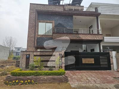 گلشنِِ صحت 1 ای ۔ 18,اسلام آباد میں 3 کمروں کا 8 مرلہ مکان 1.9 کروڑ میں برائے فروخت۔