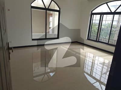 نیشنل پولیس فاؤنڈیشن او ۔ 9 اسلام آباد میں 3 کمروں کا 1 کنال بالائی پورشن 92.0 ہزار میں کرایہ پر دستیاب ہے۔