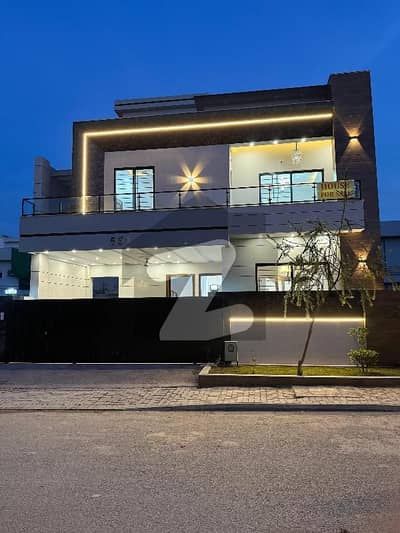 ٹاپ سٹی 1 - بلاک اے ٹاپ سٹی 1,اسلام آباد میں 5 کمروں کا 10 مرلہ مکان 4.8 کروڑ میں برائے فروخت۔