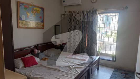 3 Bed DD Flat For Sale In Shahrah-E-Faisal | 1250 Sq Ft | 3 Car Parking | Front Facing