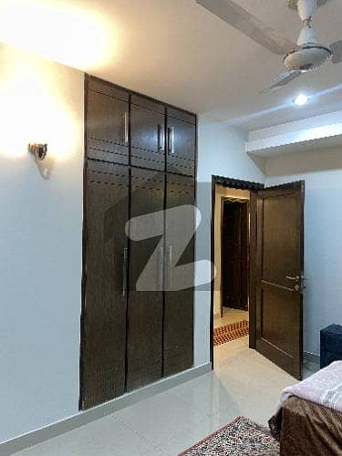 ایف ۔ 11 اسلام آباد میں 2 کمروں کا 8 مرلہ فلیٹ 1.3 لاکھ میں کرایہ پر دستیاب ہے۔