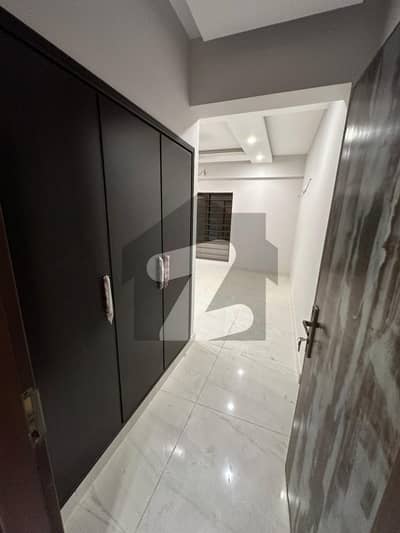 میٹروپولِز ریزیڈینسی جناح ایونیو,کراچی میں 3 کمروں کا 9 مرلہ فلیٹ 2.65 کروڑ میں برائے فروخت۔