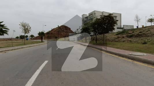 بحریہ ہلز بحریہ ٹاؤن فیز 8,بحریہ ٹاؤن راولپنڈی,راولپنڈی میں 15 مرلہ رہائشی پلاٹ 2.55 کروڑ میں برائے فروخت۔