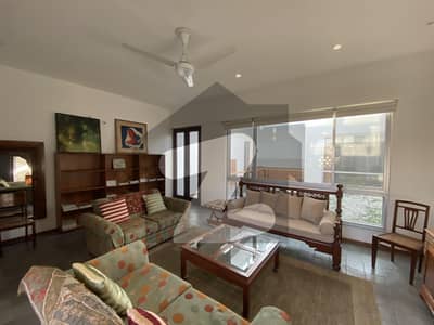 ماڈل ٹاؤن ۔ بلاک سی ماڈل ٹاؤن,لاہور میں 5 کمروں کا 1 کنال مکان 34.0 کروڑ میں برائے فروخت۔