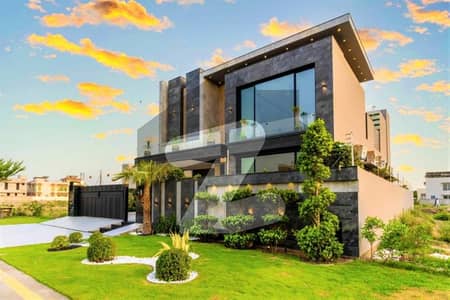 Near to Commercial & Hug Park 10-Marla House For Sale At Super Hot Location