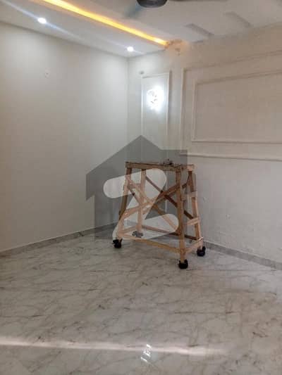 فارمانئیٹس ہاؤسنگ سکیم لاہور میں 3 کمروں کا 3 مرلہ مکان 1.35 کروڑ میں برائے فروخت۔