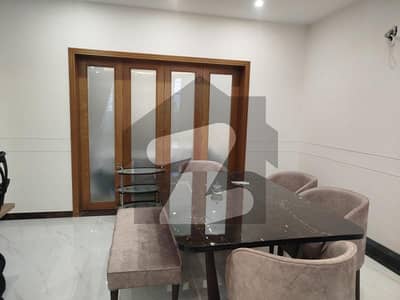 جی ۔ 14 اسلام آباد میں 7 کمروں کا 14 مرلہ مکان 9.3 کروڑ میں برائے فروخت۔