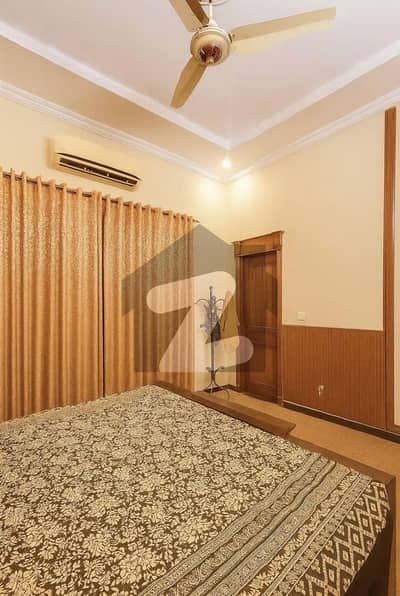 سیٹیلائیٹ ٹاؤن راولپنڈی میں 3 کمروں کا 10 مرلہ مکان 2.0 لاکھ میں کرایہ پر دستیاب ہے۔