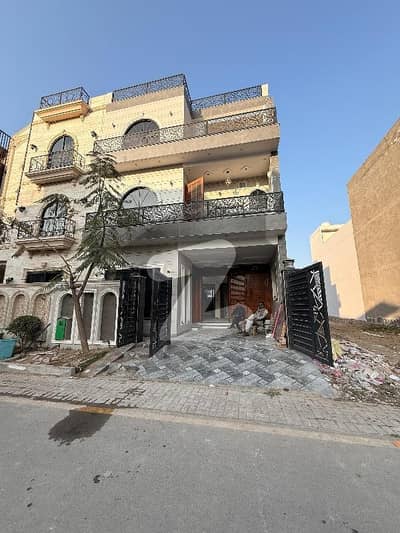 اتحاد ٹاؤن فیز ١ اتحاد ٹاؤن,رائیونڈ روڈ,لاہور میں 5 کمروں کا 5 مرلہ مکان 3.1 کروڑ میں برائے فروخت۔