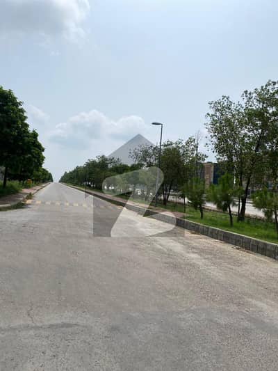 بحریہ ٹاؤن فیز 8 ۔ سیکٹر ایف - 1 بحریہ ٹاؤن فیز 8,بحریہ ٹاؤن راولپنڈی,راولپنڈی میں 1 کنال رہائشی پلاٹ 1.5 کروڑ میں برائے فروخت۔