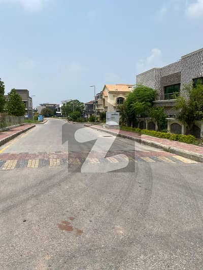 بحریہ ٹاؤن فیز 8 ۔ سیکٹر ایف - 3 بحریہ ٹاؤن فیز 8,بحریہ ٹاؤن راولپنڈی,راولپنڈی میں 10 مرلہ رہائشی پلاٹ 70.0 لاکھ میں برائے فروخت۔