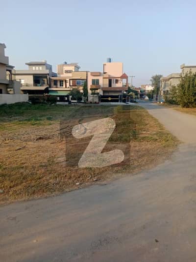 TIP PH2 9 MARLA CORNER FACING PARK PLOT FOR SALE / CHEAPEST PRICE PLOT FOR SALE IN TIP PH2/ LAHORE PROPERTY FOR SALE
