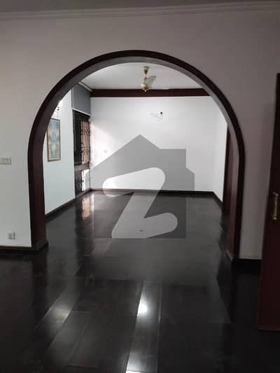 Faisal Town 60fit road House For Rent  suitable For silent office and family  5 bedroom double kitchen TV lounge drawing room store room marble flooring 5 to 6 car gerrage near to main road gareen loan