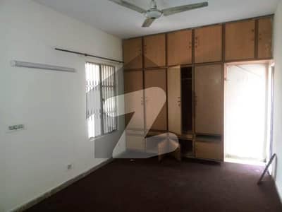 والٹن روڈ لاہور میں 3 کمروں کا 5 مرلہ مکان 62.0 ہزار میں کرایہ پر دستیاب ہے۔