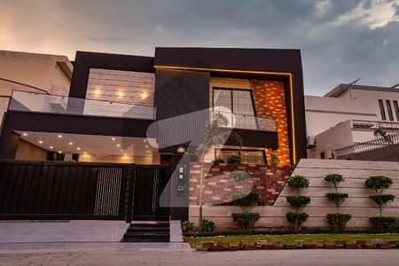 1 KANAL LIKE NEW MODERN HOUSE WITH FACING PARK AVAILABLE FOR SALE IN WAPDA TOWN