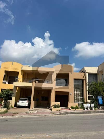 بحریہ ٹاؤن فیز 8 - سفاری ہومز بحریہ ٹاؤن فیز 8,بحریہ ٹاؤن راولپنڈی,راولپنڈی میں 3 کمروں کا 8 مرلہ مکان 2.3 کروڑ میں برائے فروخت۔