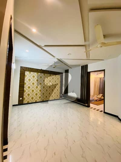 پارک ویو سٹی لاہور میں 3 کمروں کا 10 مرلہ بالائی پورشن 58.0 ہزار میں کرایہ پر دستیاب ہے۔