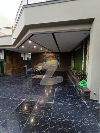 34 Marla Modern House up for Sale