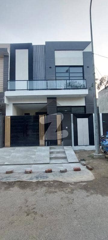 پیراگون سٹی لاہور میں 3 کمروں کا 5 مرلہ مکان 2.6 کروڑ میں برائے فروخت۔