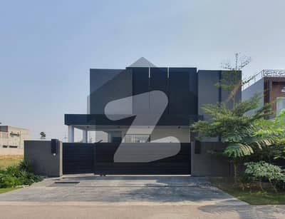 01 KANAL BEAUTIFUL HOUSE FOR SALE IN DHA PHASE 4 HOT LOCATION.