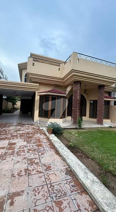 ایف ۔ 10 اسلام آباد میں 4 کمروں کا 1 کنال مکان 17.0 کروڑ میں برائے فروخت۔