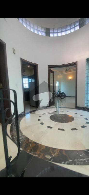 ڈی ایچ اے فیز 6 ڈیفنس (ڈی ایچ اے),لاہور میں 5 کمروں کا 1 کنال مکان 4.25 لاکھ میں کرایہ پر دستیاب ہے۔