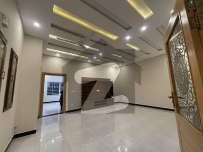 بحریہ انکلیو - سیکٹر جے بحریہ انکلیو,بحریہ ٹاؤن,اسلام آباد میں 5 کمروں کا 10 مرلہ مکان 5.0 کروڑ میں برائے فروخت۔