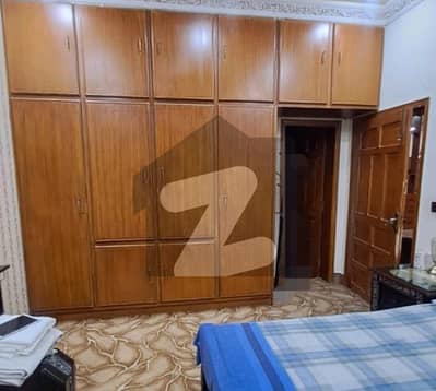 گارڈن ٹاؤن لاہور میں 5 کمروں کا 1 کنال مکان 6.5 کروڑ میں برائے فروخت۔